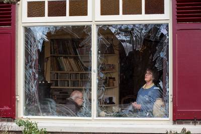 Vuurwerkbom bij Bas en Riet in Opijnen: taakstraf en drie keer vrijspraak voor dorpsgenoten..