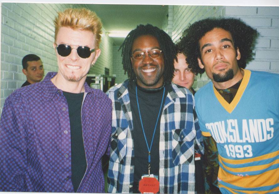 evilvincephoto's tweet photo. Rock à Paris Festival .
Parc des Princes . Paris, France .
14 June 1997 .
#DavidBowie . #DavidLeach . #DavidSutton . #BenHarper
(+ slyly interested security guard)
@evilvincephoto https://t.co/5VyZ4TutHW