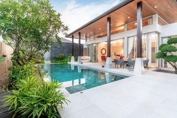 PoolsList's tweet image. Envisioning a backyard paradise you want to bring to life?
Pool’s List brings you all the pool pros in one easy-to-navigate place.
Find a five star builder in a snap!
poolslist.com 
#pools