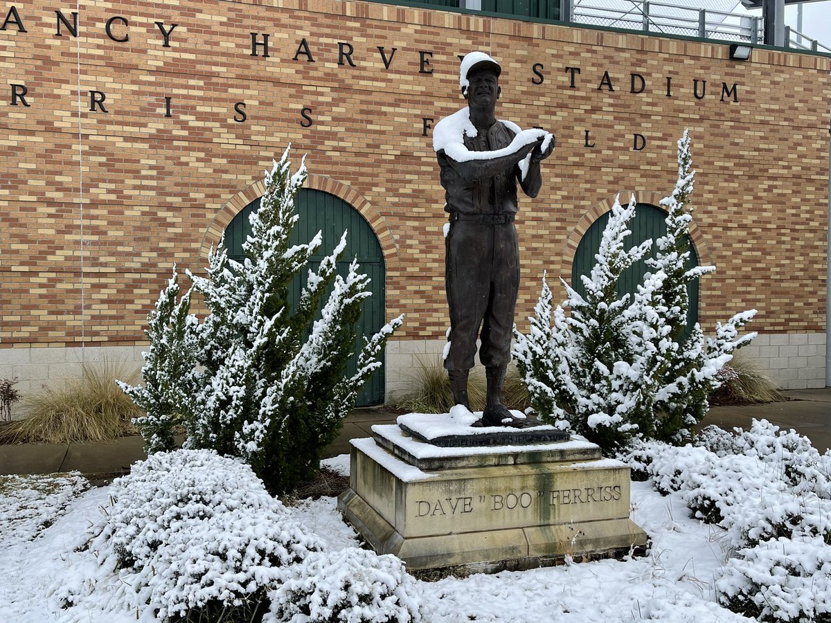 DeltaStateBSB's tweet photo. ❄️ Day❗️

#WhereChampionsPlay⚾️ https://t.co/3yID8o9HpI