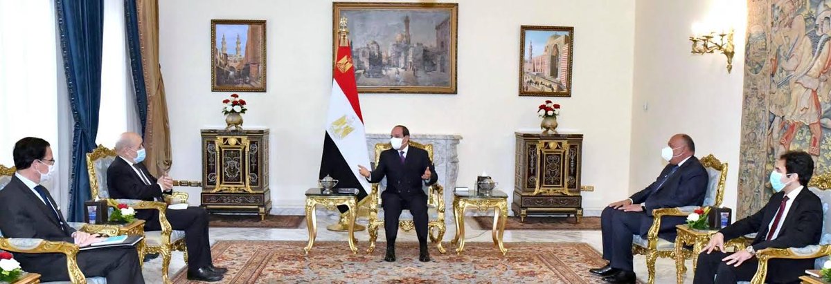 رئيس مصر عبدالفتاح السيسي يبحث مع وزير خارجية فرنسا الوضع في ليبيا