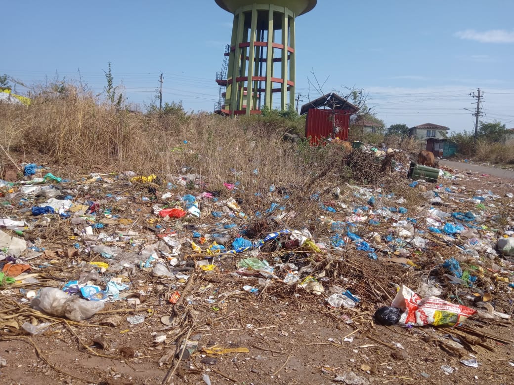 GPNewsMedia24's tweet image. #GarbageCampaign
Thanks to Siddesh Matkar for This Photos of Garbage Zone Near Sub Jail, Head Land Sada 

If you Come Across any Such Garbage Zone, Click the Best Photo of Dirtiest Garbage &amp;amp; Whatsapp on 950-345-71-74 along with Your Name and Location.