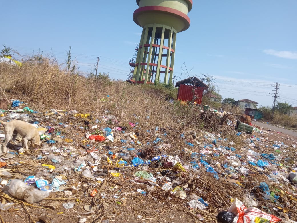 GPNewsMedia24's tweet image. #GarbageCampaign
Thanks to Siddesh Matkar for This Photos of Garbage Zone Near Sub Jail, Head Land Sada 

If you Come Across any Such Garbage Zone, Click the Best Photo of Dirtiest Garbage &amp;amp; Whatsapp on 950-345-71-74 along with Your Name and Location.