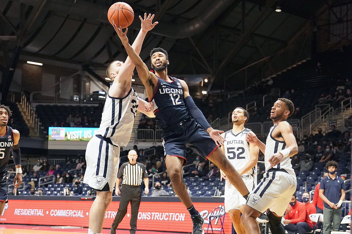 BIGEASTMBB's tweet photo. BREAKING: 

@UConnMBB’s @Tyler_polleyyy wins BIG EAST Player of the Week after averaging 21.0 PPG in 2 wins 

@XavierMBB’s @kovajoness wins BIG EAST Freshman of the Week after hitting the game-winner yesterday and averaging 12.5 PPG, 3.5 RPG and 2.5 APG 

#BIGEASThoops https://t.co/zRovHcmXgF