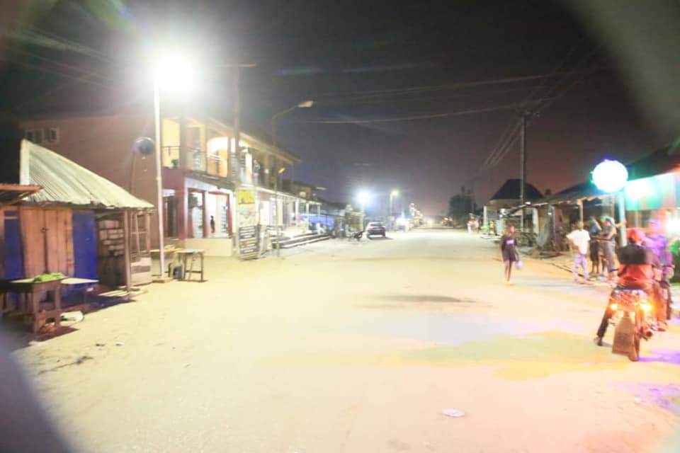 SOLAR STREET LIGHTS: AGBARHAInstallation of solar street lights in Agbarha town, Ughelli North Local Government Area of Delta State.