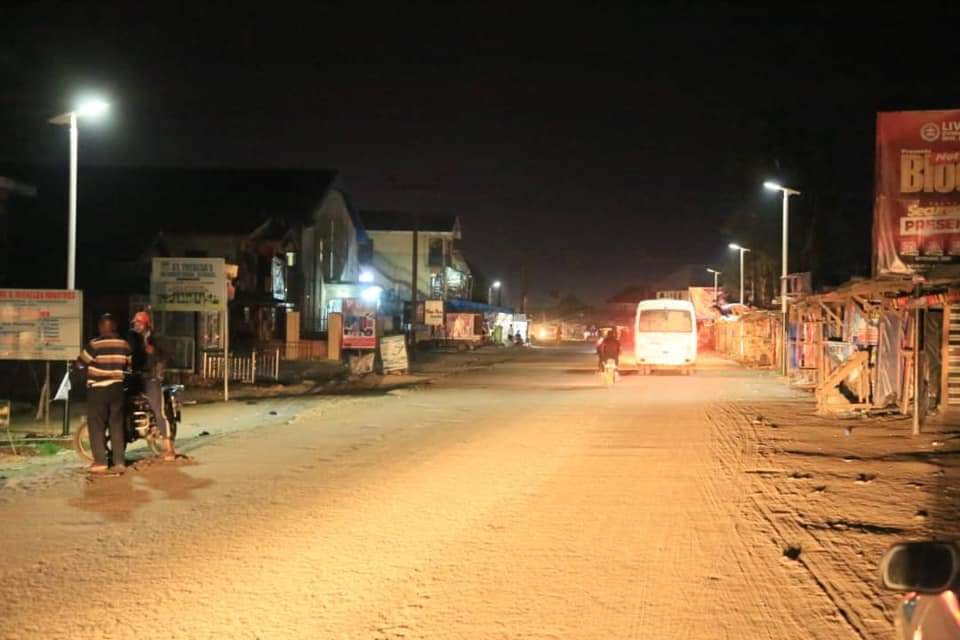 SOLAR STREET LIGHTS: ORHUWHORUN-UDU Installation of solar street lights in Orhuwhorun community, Udu Local Government Area of Delta State.