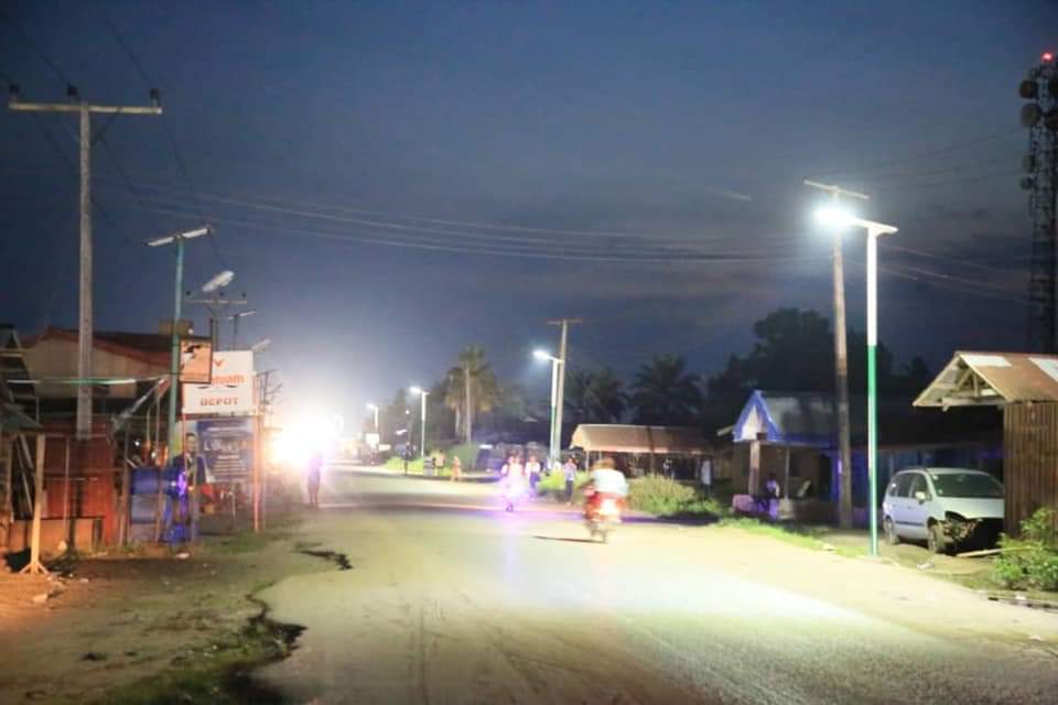 SOLAR STREET LIGHTS: EKUInstallation of solar street lights in Eku, Ethiope East Local Government Area of Delta State.