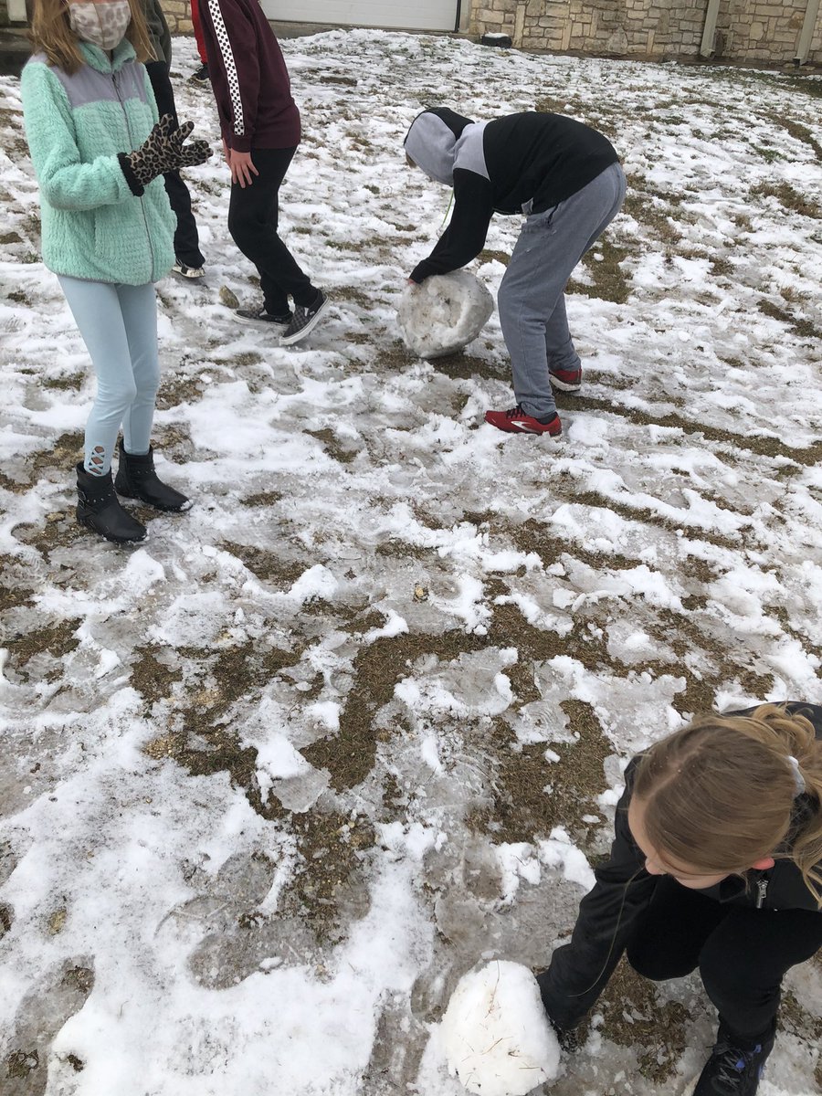 Jamie683's tweet image. Body break in the snow! #beDSE