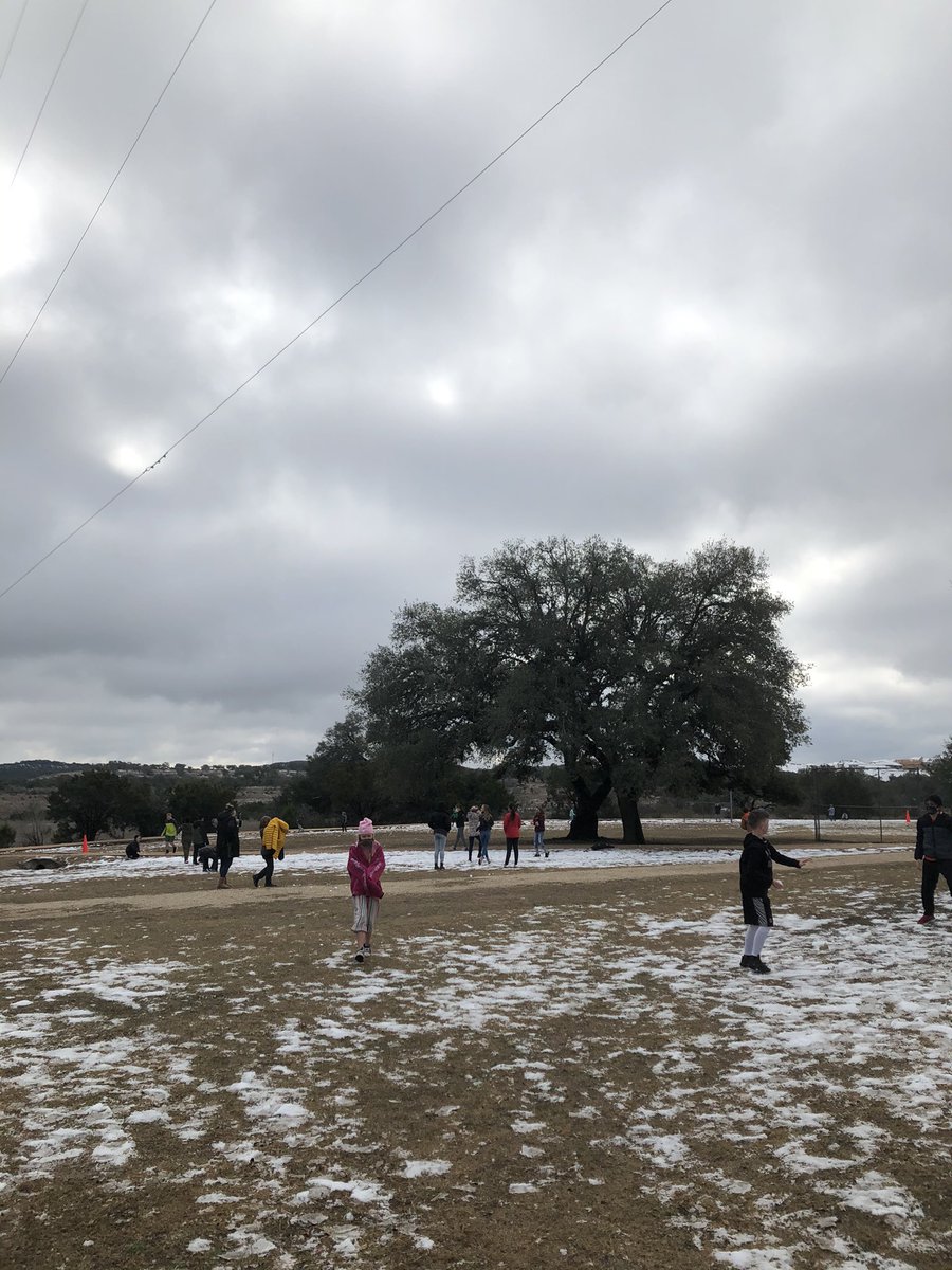 Jamie683's tweet image. Body break in the snow! #beDSE