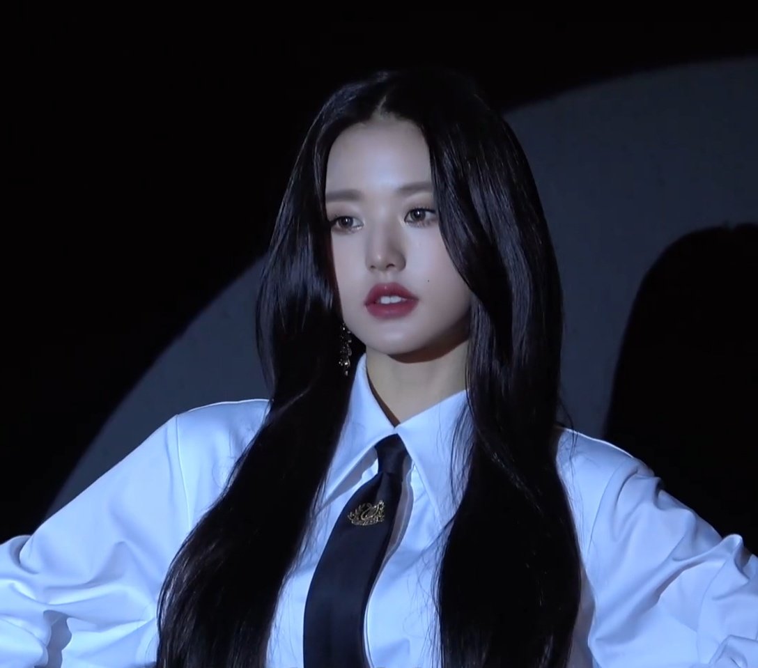 wonyoung pics tweet media