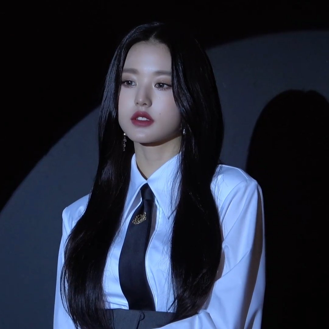 wonyoung pics tweet media