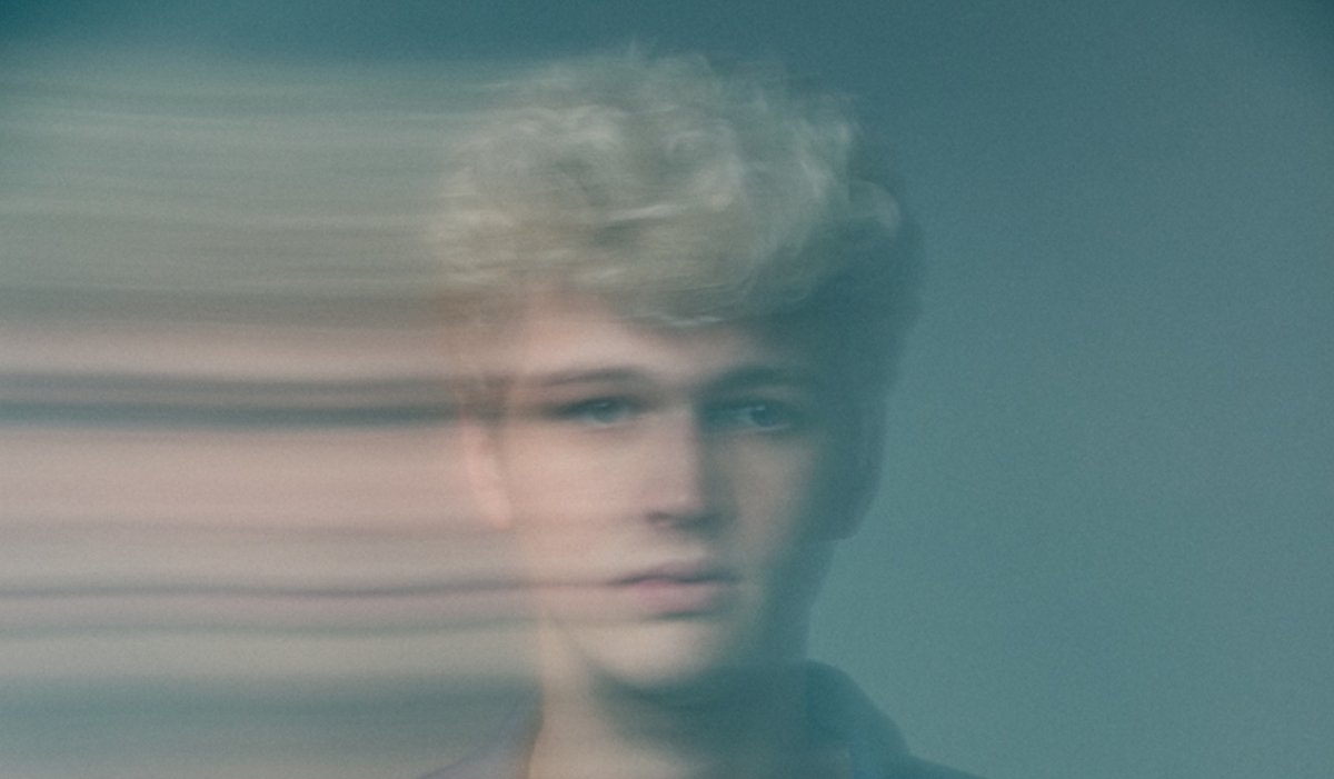 Dallas native, now LA-based <a href="/oscardelaughter/">Oscar Delaughter</a> might be your new alt-pop love. His brand-new 'Just Woke Up' is simply exquisite. And it's just one click (or tap) away, here on Indie &amp; Tonic Weekly. 🧁 

▶️ ow.ly/YwkM50D51o4

Ph: Hunter Lyon