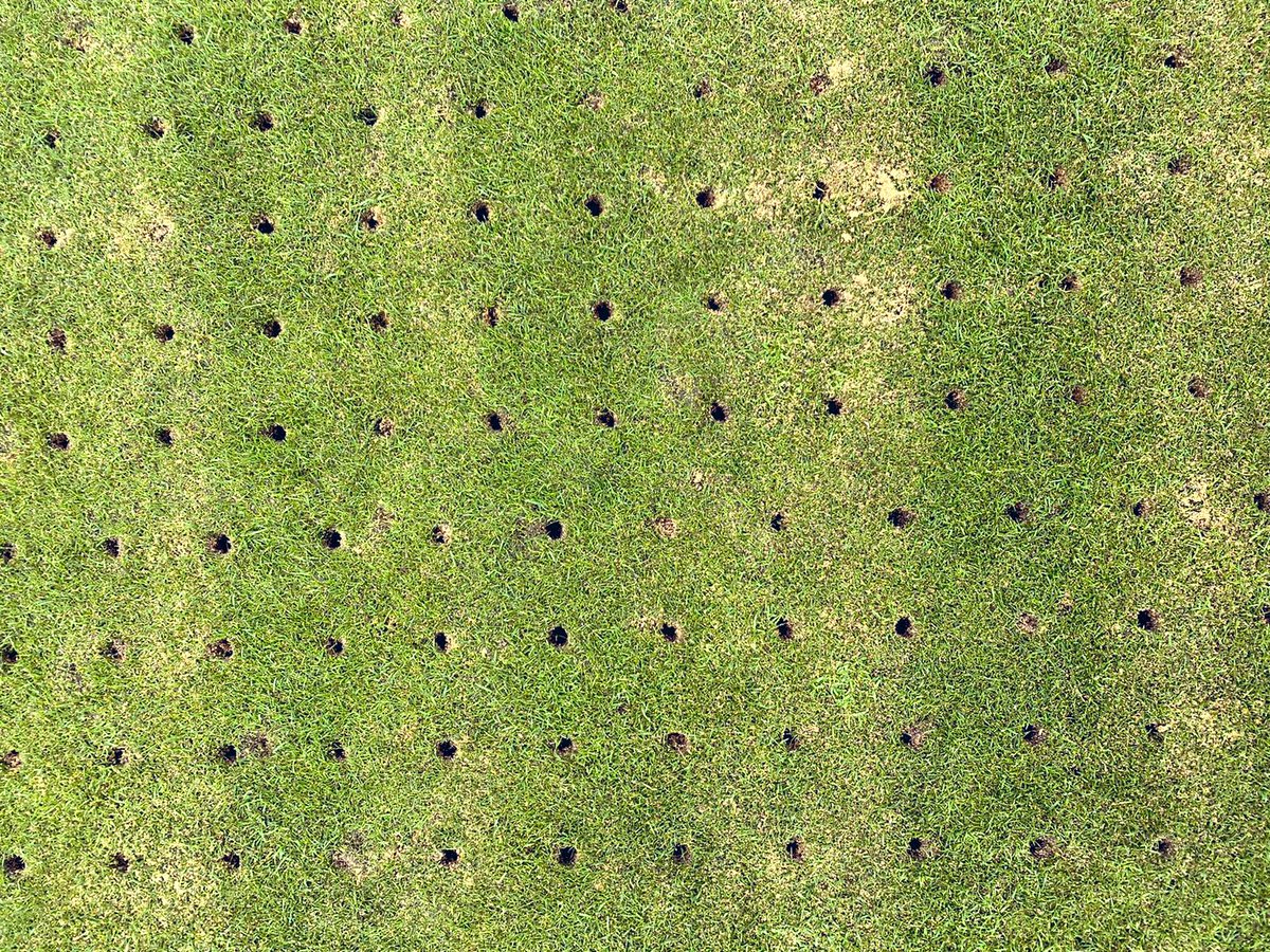 11 Greens cored and cleared today <a href="/BoundaryLakes/">Boundary Lakes Golf Course</a> 8mm tines going in deep enough to take the thatch layer and also flick a few mm of sand up to brush about as a light dressing. The rest of the Greens will be completed tomorrow.