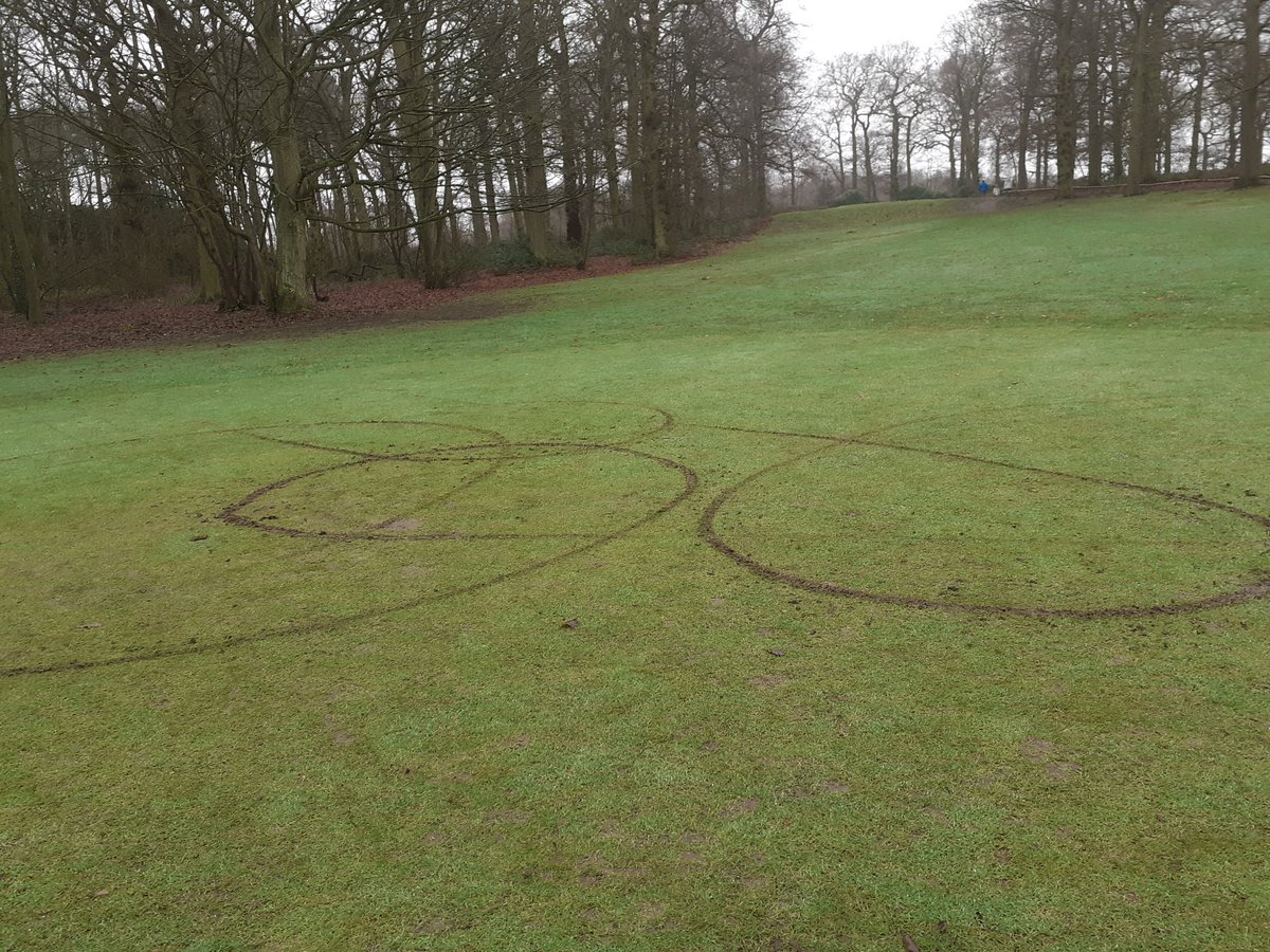 GreensRetford's tweet photo. Some damage to our 3rd approach. They must not got message to stay home https://t.co/23PzdHMNOw
