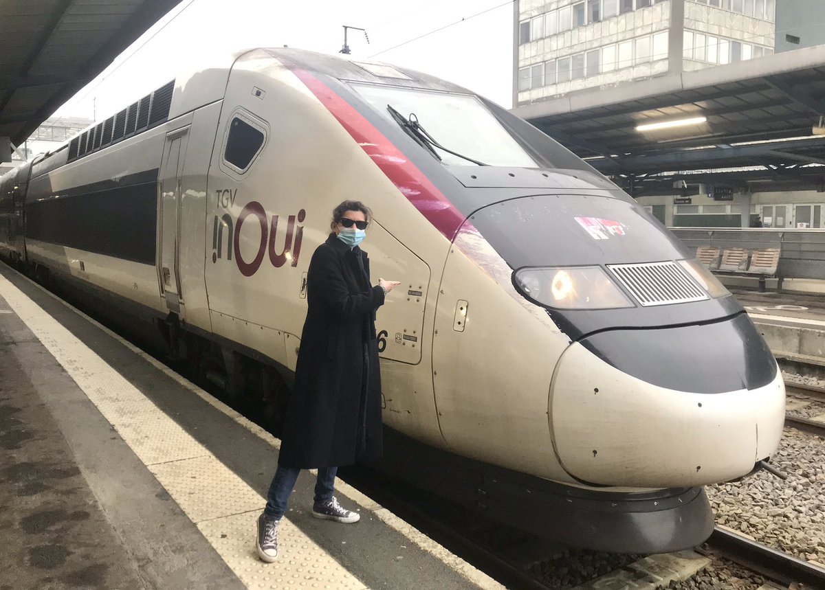 J’ai changé de fidèle destrier pour souhaiter une #bonneannee2021 à tous mes copains #conducteur de #Tchouchou #TGV #train #teamFerroviAir @conducteur_PSE @oeyajedi @Alexou_C35S #inoui #HappyNewYear2021 @GroupeSNCF