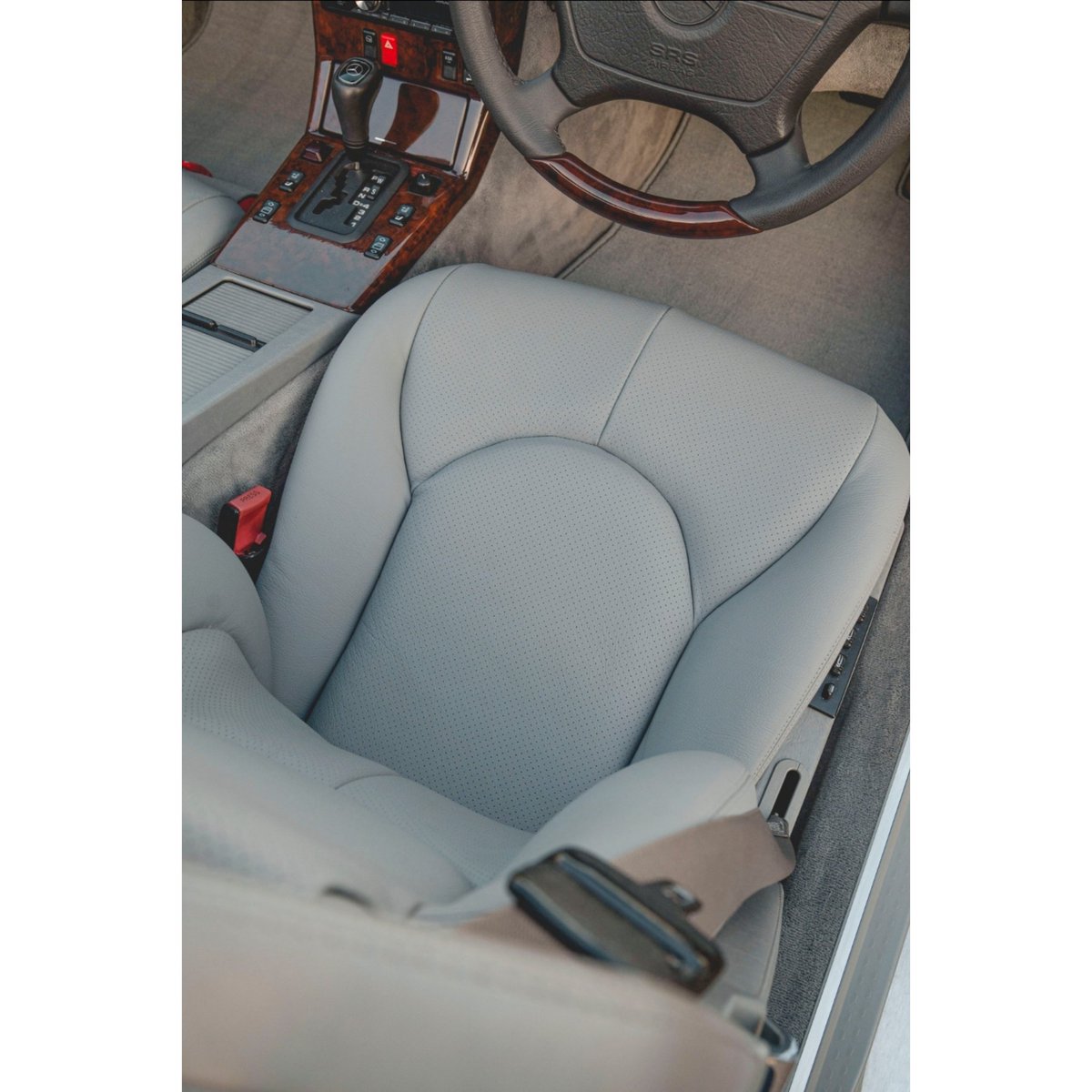 dclassauto's tweet image. Mercedes-Benz SL60 AMG which recently had the front and rear seats retrimmed, speaker grill covers made, bespoke floor mats, hood replacement and hard top retrimmed. #SL60 #AMG #dclass #dclassauto