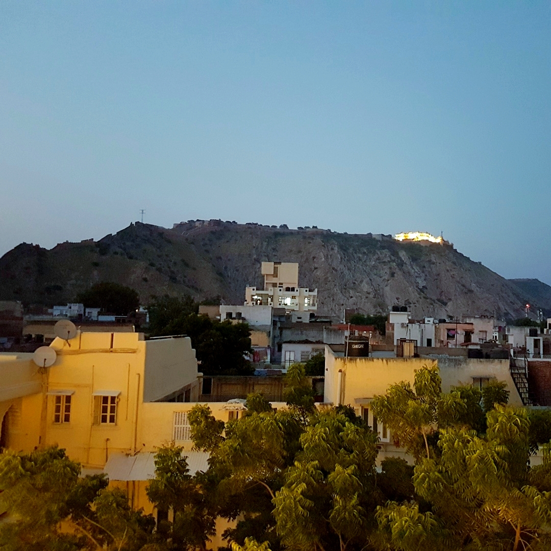 I'm really enjoying watching the Real Marigold Hotel again on the BBC. I have had the pleasure of taking several groups to visit the Khatu Haveli in Jaipur &amp; can't wait to get back to Jaipur again! 

#traveltribe #travelblogger #jaipurcity #khatuhaveli #greatrailjourneys