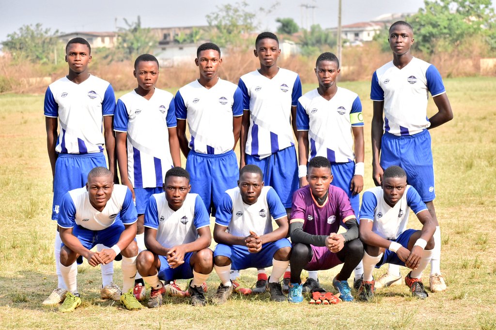 OsunPetals's tweet photo. FT.

And we progress to next round! 💃 

#ExcelFC 0-2 @Olansileacademy
#ShileSquad
#FortunateCup21 https://t.co/yPUONvzwQu