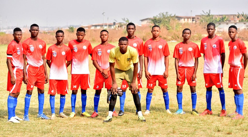 OsunPetals's tweet photo. FT.

And we progress to next round! 💃 

#ExcelFC 0-2 @Olansileacademy
#ShileSquad
#FortunateCup21 https://t.co/yPUONvzwQu