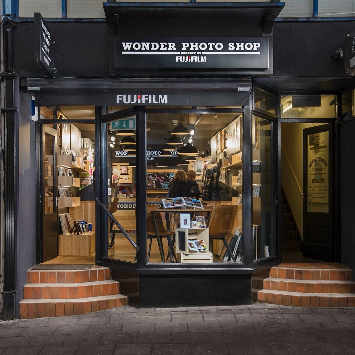 ClareEcho's tweet photo. Wonder Photo Shop in Ennis left Head of Fujifilm astounded https://t.co/tz4weNDsnK #clickforclare | @cianobroin1 https://t.co/94Bsf5JvlG