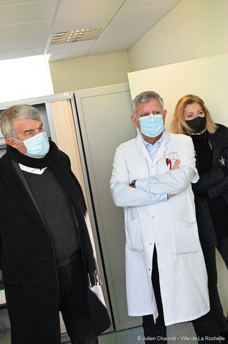 JFFountaine's tweet photo. Le centre de #vaccination de l’hôpital est ouvert pour les personnels médicaux, paramédicaux et aides à domicile de + 50 ans. La Ville a mis à disposition 3 agents pour venir en renfort et nous travaillons avec la préfecture pour choisir les lieux de vaccination appropriés. https://t.co/8gIpfVkBJg