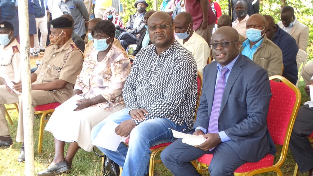 asekamiradi's tweet photo. Today I commissioned a 9- class storey building  at Eshibinga Secondary School,Kisa East ward .
6 classes being under @KhwiseroC  and 3 being under Friends of the School.
Previously upto 70 Students have been sharing a classroom,the new Classrooms will alleviate the problem. https://t.co/ut6f2uSPVo