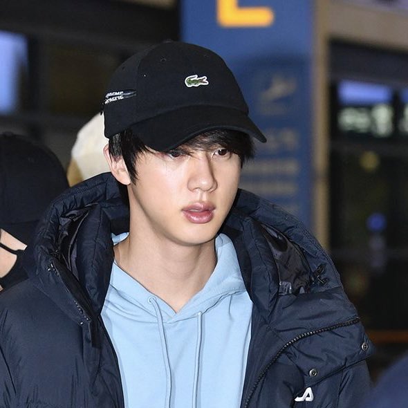 Barefaced Kim Seokjin is the most HANDSOME man alive— a thread if you've a doubt