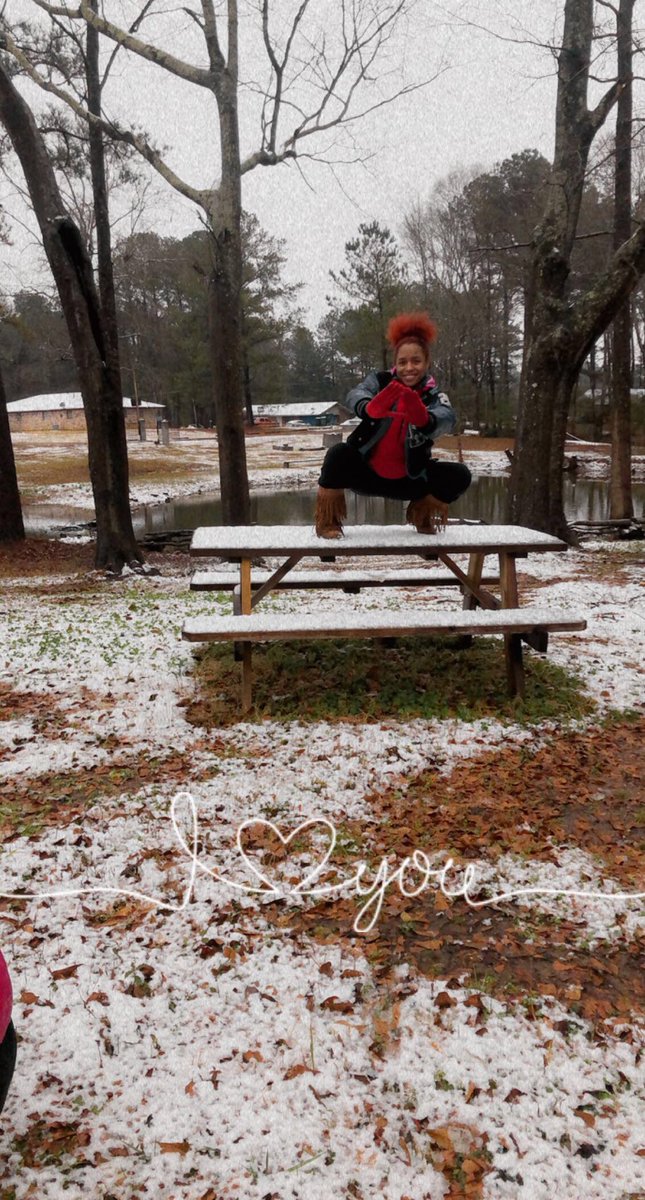 ___luhRed_'s tweet image. Snow Days ❄️☃️🥶 #J13Loading 🥳🔺🐘