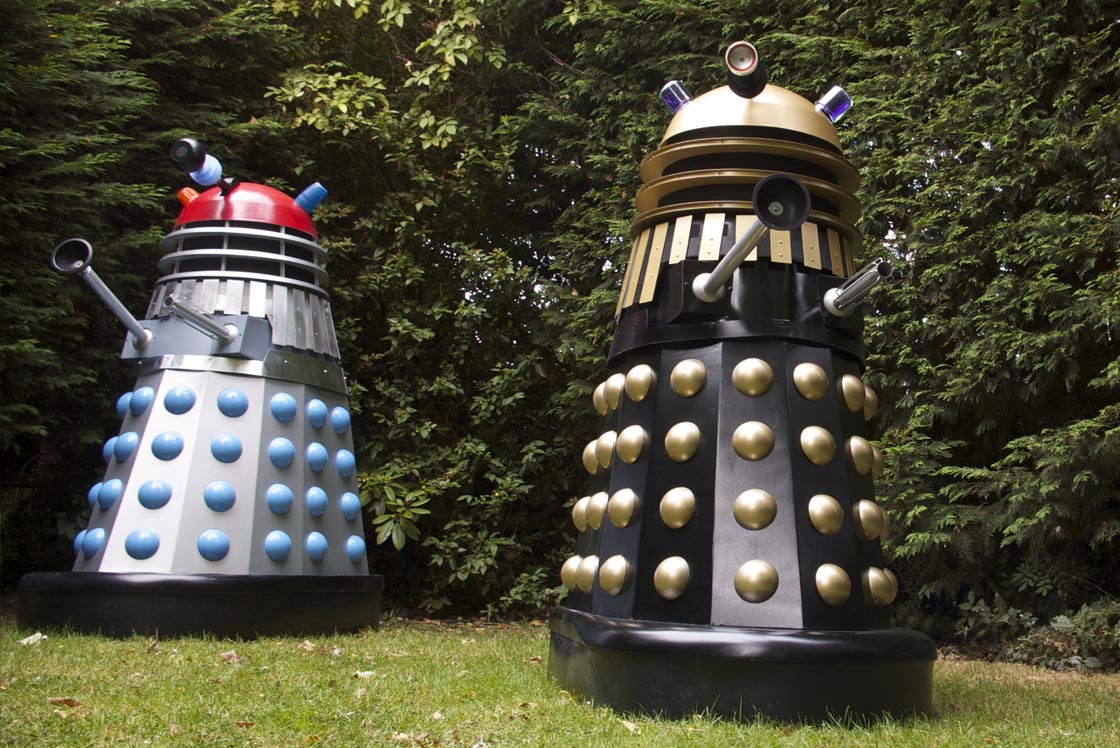 projectdalek's tweet photo. These two Dalek still impress us. Amazing attention to detail. Jonathan's Planet Supreme https://t.co/TuCgprsPIY #ProjectDalek #Dalekbuilders #Dalek https://t.co/uRo9Iy7R8x