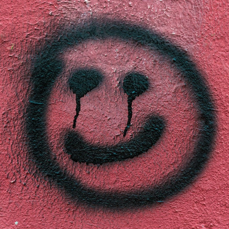 PodcastTrifecta's tweet image. Realmente estarán conectados estos casos? 
Como #contenidointeractivo aquí hay una serie de fotografías de grafittis de caritas felices cerca de donde se encontraron o desaparecieron algunas víctimas 🤔🤔