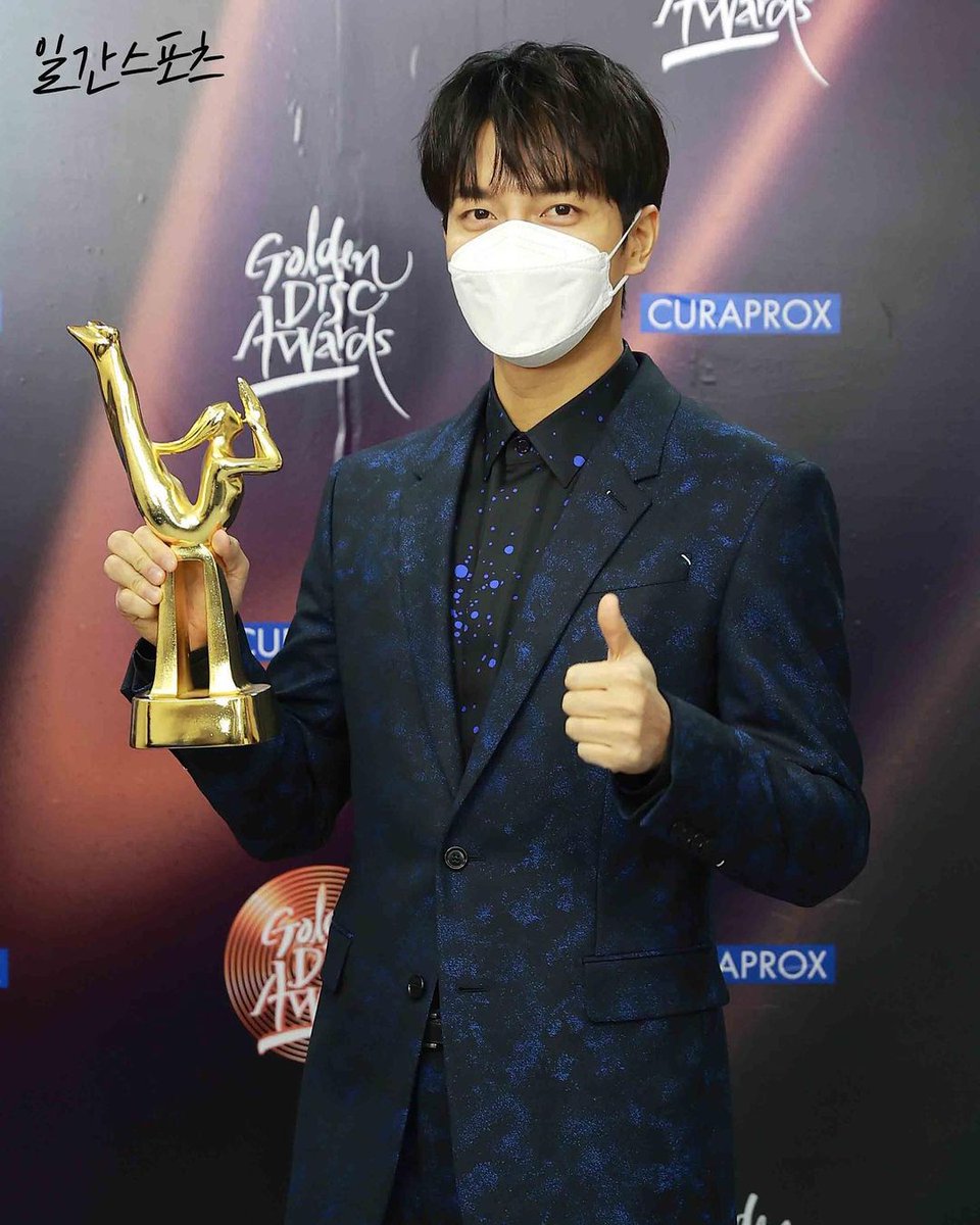 [09/01/2021] Singer 💕Lee Seung Gi💕 Received Best Ballad Awards from 35th Golden Disc Awards 😍 

crd: jtbc awards 

#GoldenDiscAwards #goldendisc 
#DigitalSongDivision 
@leeseunggi.official 
#이승기 #LeeSeungGi #လီဆြန္းဂီ
#イスンギ #李昇基  #parksodam
#LSGMyanmar @hookent3