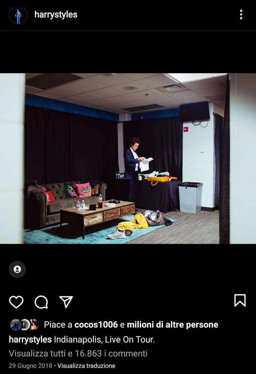 13) Indianapolis (notice the shoes and hoodie on the floor)  #Indianapolis  #larryproof  #LarryIsReal  #LarryStylinson  #LouisTomlinson  #HarryStyles