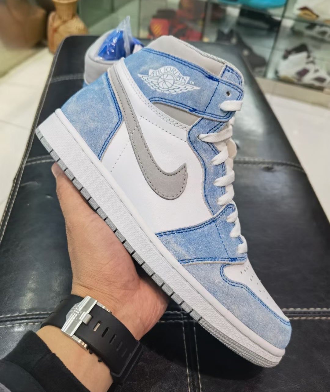 Nice Kicks on X: The “Hyper Royal” Air Jordan 1 High OG are set to drop  April 17.💨 https://t.co/ugUuPRt4PT / X