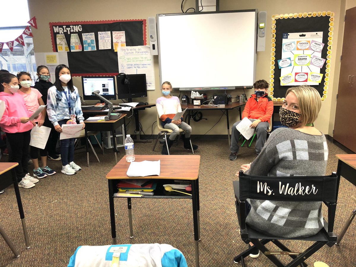 StanleyStampede's tweet image. 3, 2, 1....ACTION! 4th grade had their own stage to perform the play “TWO PIGS, A WOLF AND A MUD PIE”. #readingclass #ilovesse #katySTRONG #KATYISD