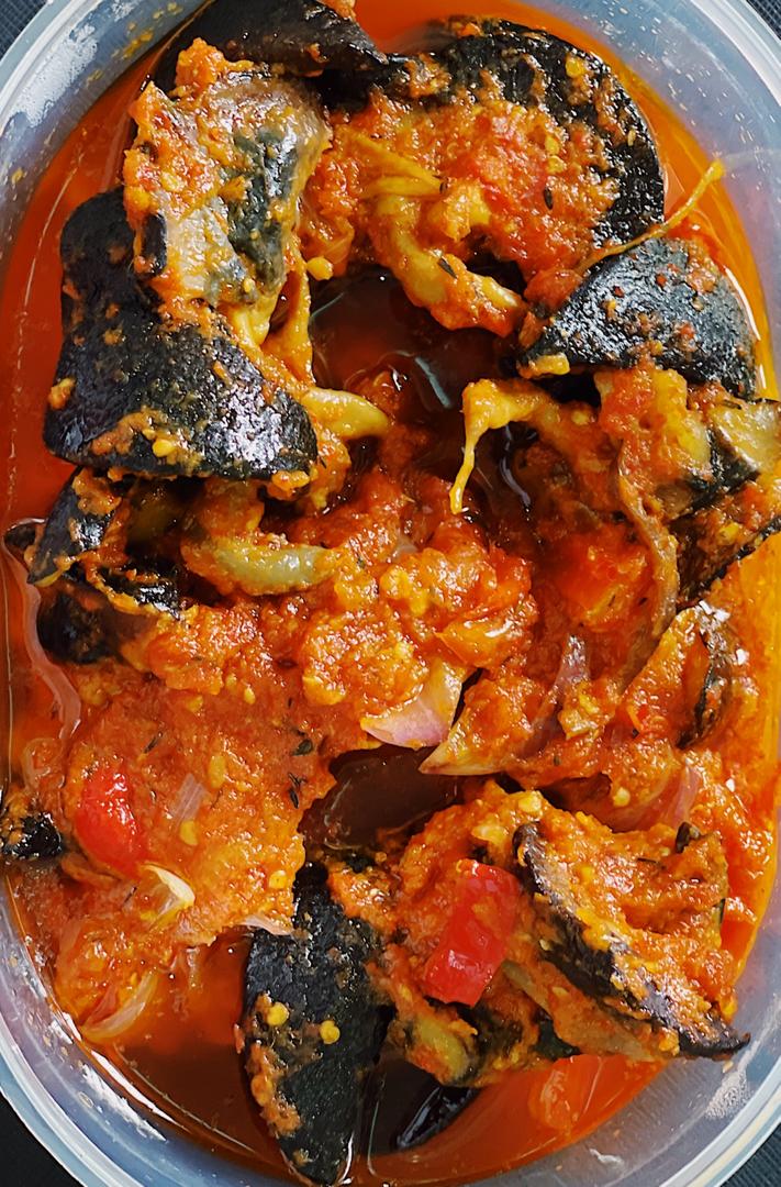 Jedishola's tweet image. Order for your peppered snails from Peppered Plates. Your mum/dad will appreciate this gesture. Give your wife/husband a treat. Call or WhatsApp 08025019486. Please help me Retweet. My customers might be on your contacts list.