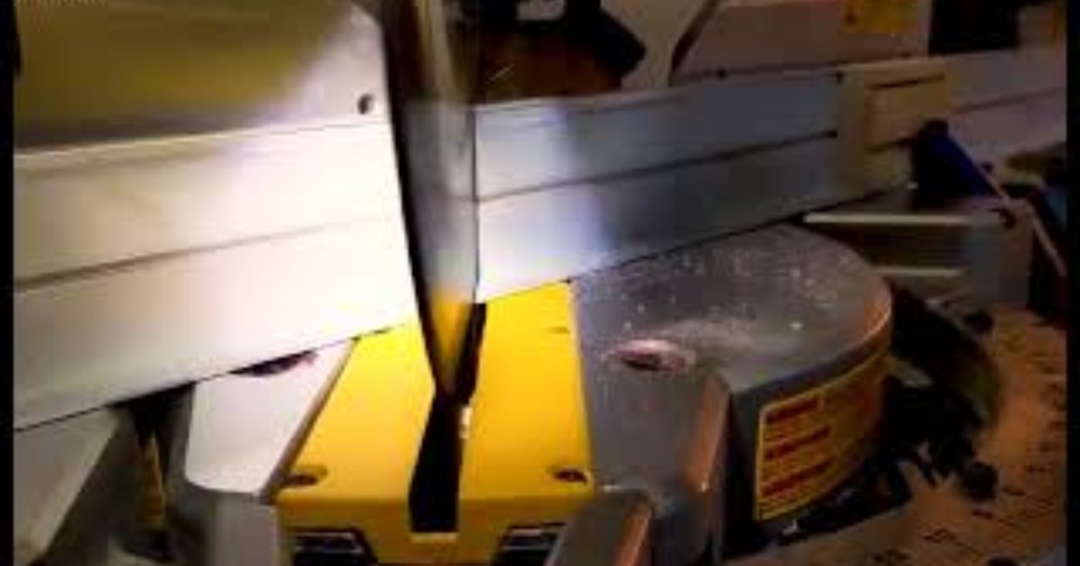 2FoldDoors's tweet photo. The 2nd in our series of videos on how an OpenUp Window is made.
https://t.co/F15AW5bwV6 https://t.co/aQnegYR0X5