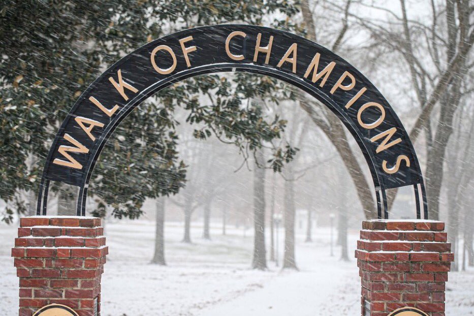OleMissFB's tweet photo. Snow SZN ❄️ https://t.co/aQ20i0Gbrs