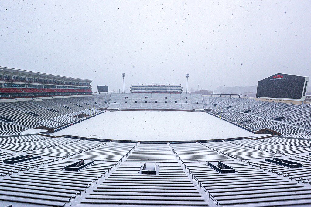 OleMissFB's tweet photo. Snow SZN ❄️ https://t.co/aQ20i0Gbrs