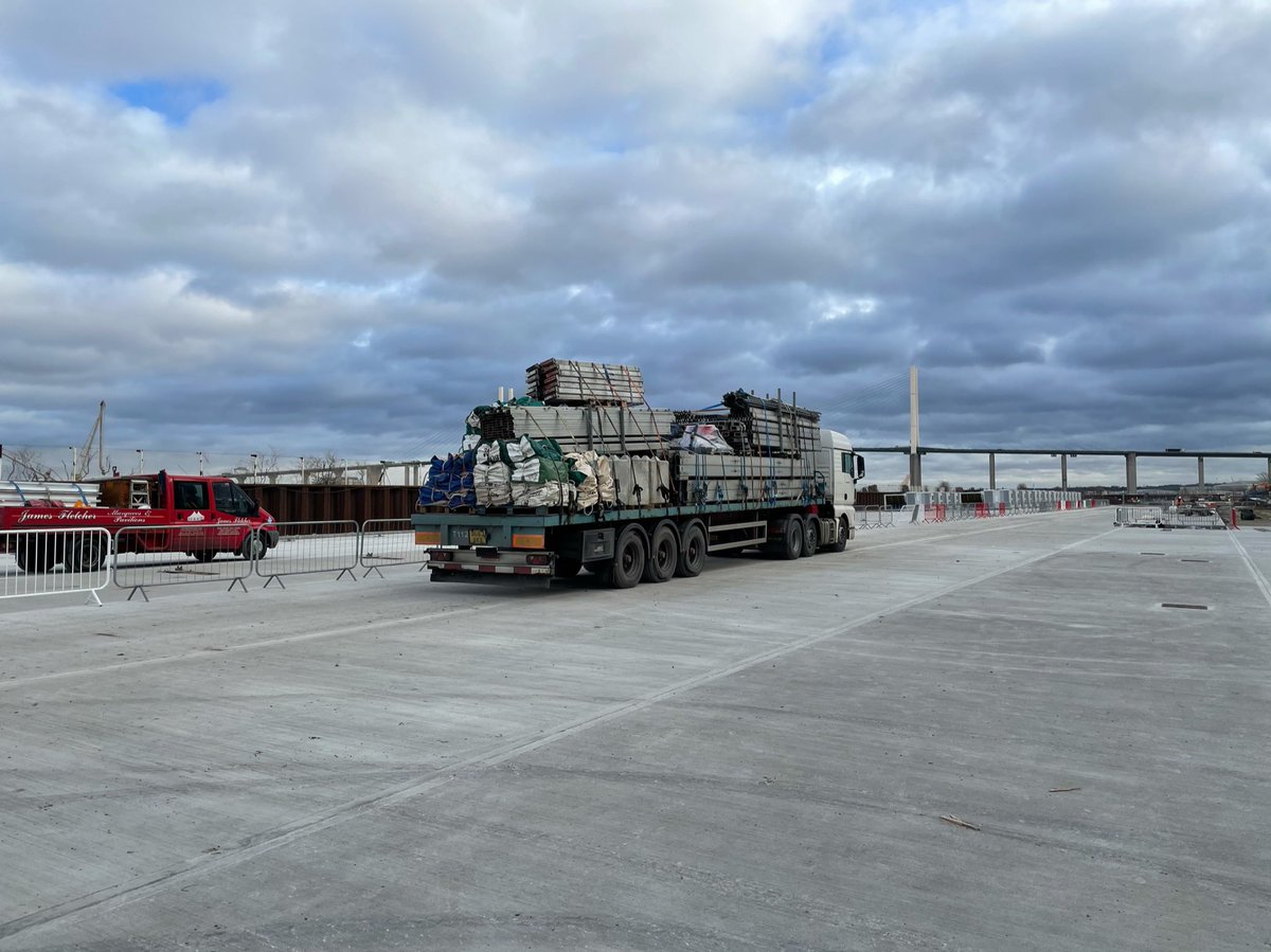 Start of today’s build......can anyone guess where we are from the landmark in the background?! 

#largemarquee #marqueehire #storagemarquee #warehouse