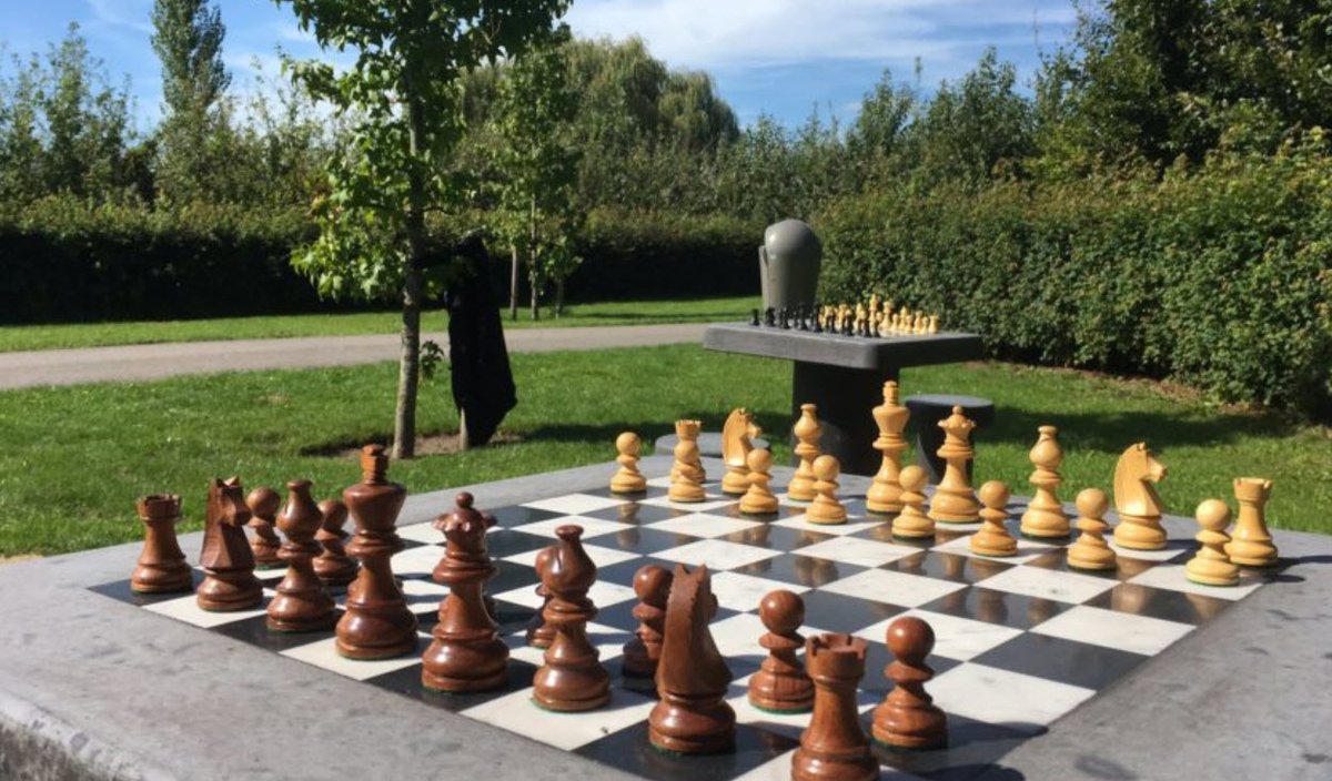 mesas de ajedrez en parques 