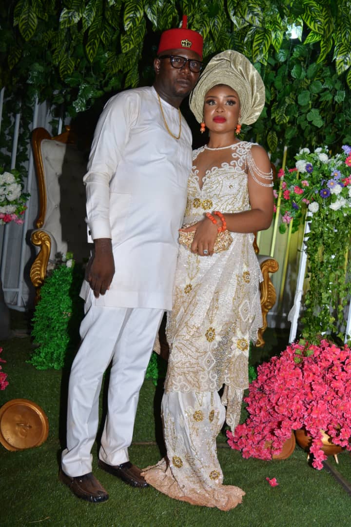 UdalaFCU's tweet photo. Our President, High Chief Philip Chinonso Udala (Nwanweniteaku 1 Uke) and Oluchukwu Egbueje (Mmilidoledo) are officially man and wife. 
The society traditional wedding held yesterday in Umuoji, Idemili North LGA in Anambra State. 
What a way to #ShineTheLight to begin #2021year https://t.co/86BVLmj44F