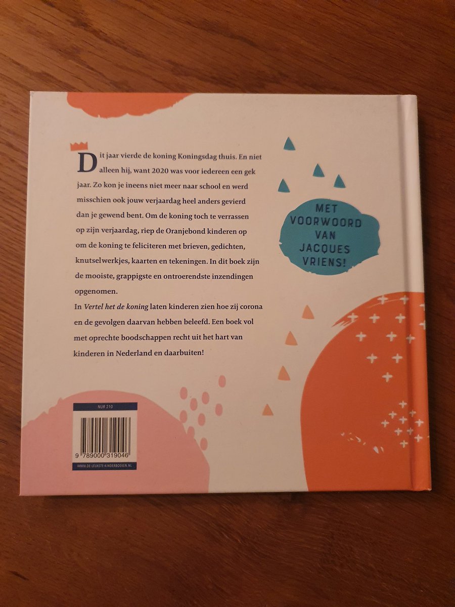 De Koninklijke Bond van Oranjeverenigingen kwam tijdens de eerste lockdown op het idee om kinderen te vragen om dat wat zij meemaakten op papier te zetten. De bond ontving meer dan 1400 reacties. En wij zijn enorm trots dat onze Pien er met haar inzending ook in staat