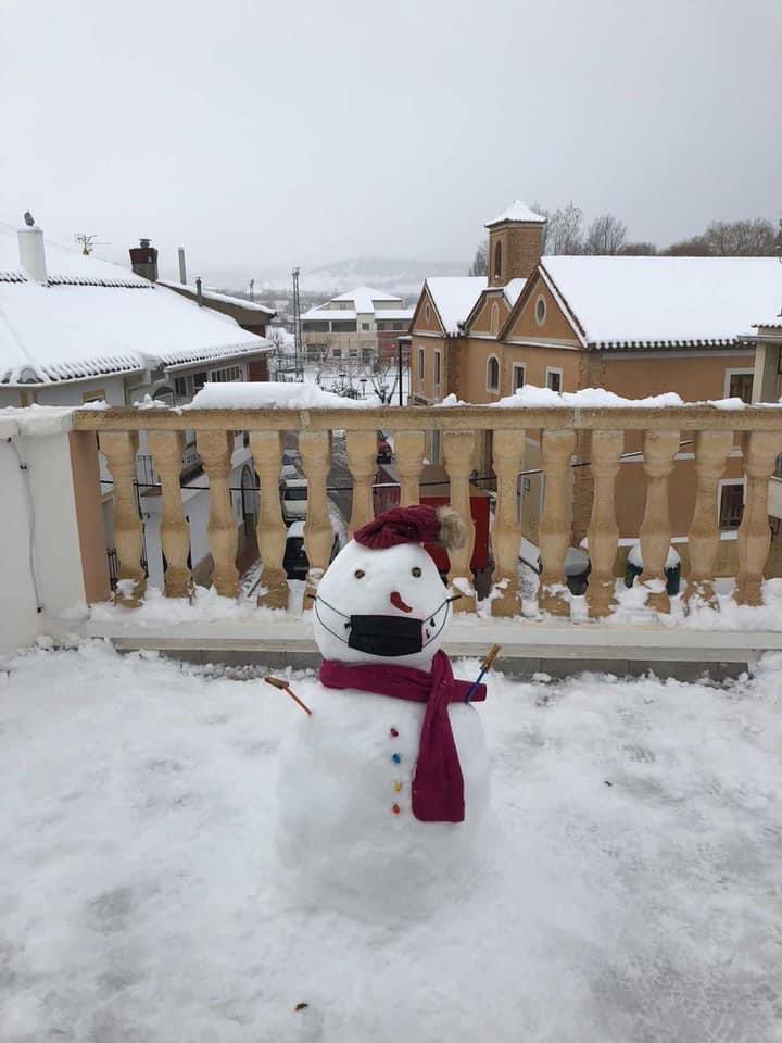 Más fotos nos llega del temporal de nieve ⛄️ y frío en la provincia ❄️ 

Gracias a <a href="/maricarmencf7/">MARI CARMEN CEREZUELA</a> por la 📸 

Esta vez desde María en Almería

#Maria #Pueblos #almeria #provincia #pueblosblancos #pueblosdeespaña #muñecodenieve #temporal #andalucia #España #almeriaciudad