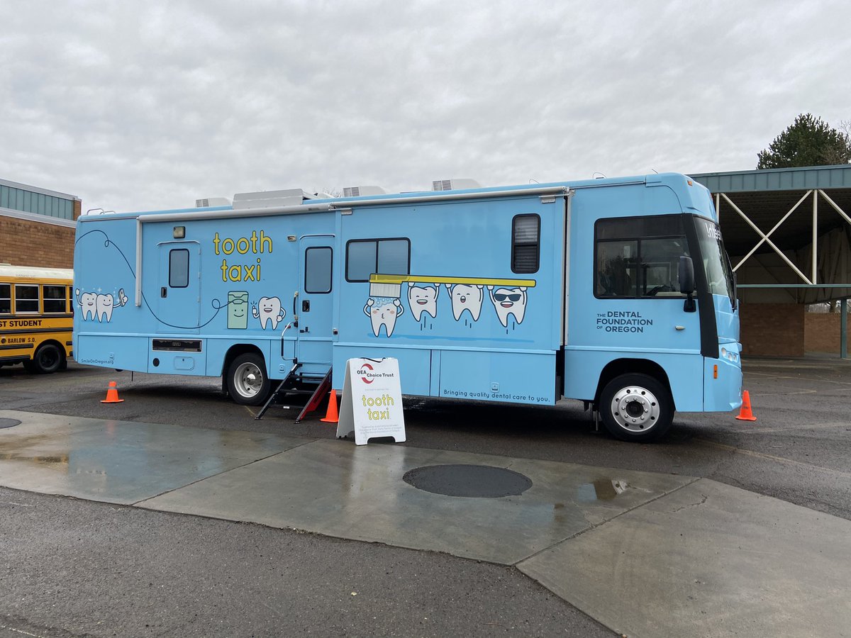 The tooth taxi is here now at Hall Elementary. Call 503-329-8877 for a dental appt. El Tooth Taxi esta aqui en la escuela de Hall. Llame  al 503-329-8877 para ser una cita.