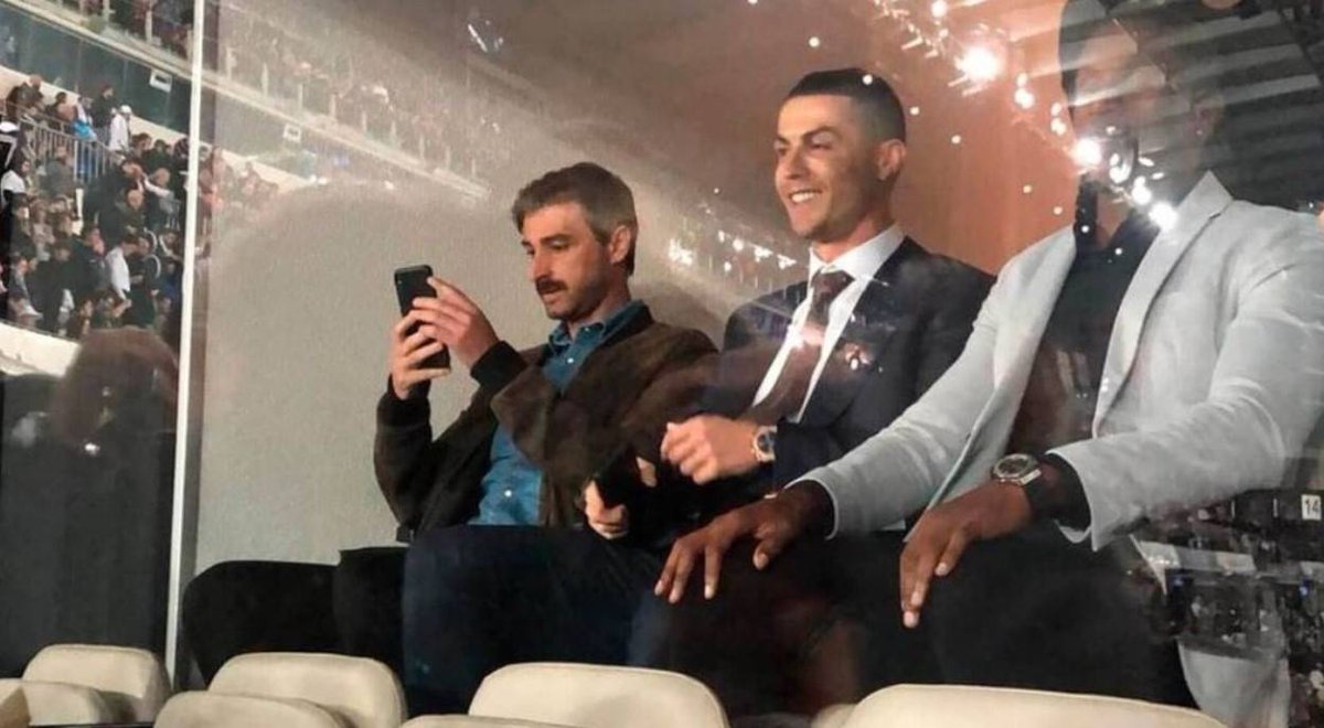 AdriRM33's tweet photo. Se burlaron por la presencia de Cristiano apoyando al Real Madrid en el último clásico en el Bernabéu, sin embargo ni Xavi, ni Iniesta, ni Neymar han ido a apoyar al Barça nunca.

HAY NIVELES 😉 https://t.co/Y5040DoWTR