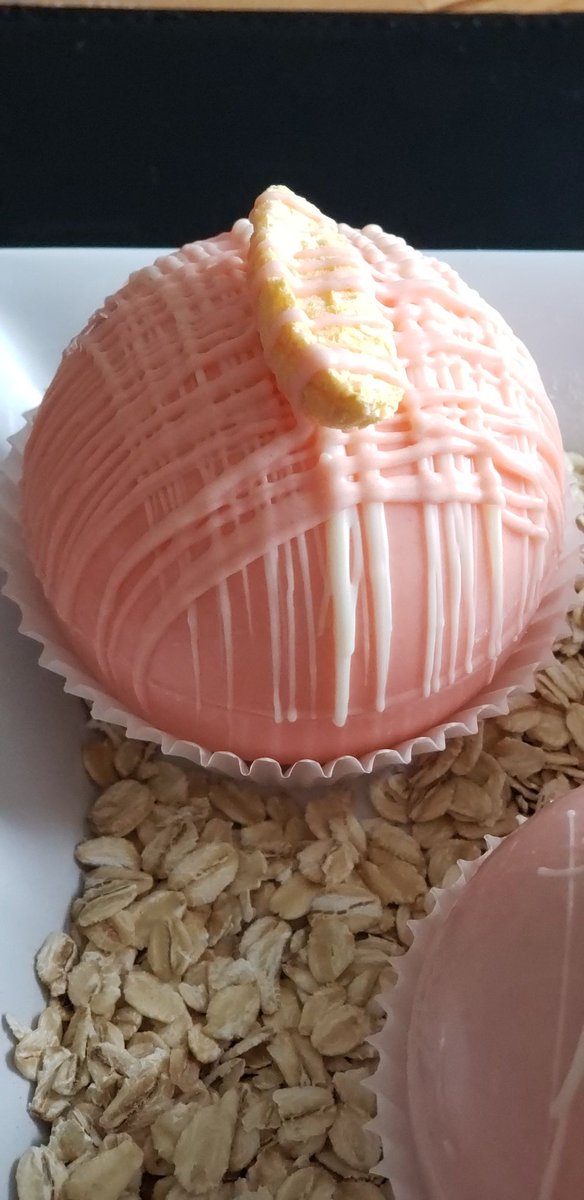 BakeryToothache's tweet image. Peach oatmeal!