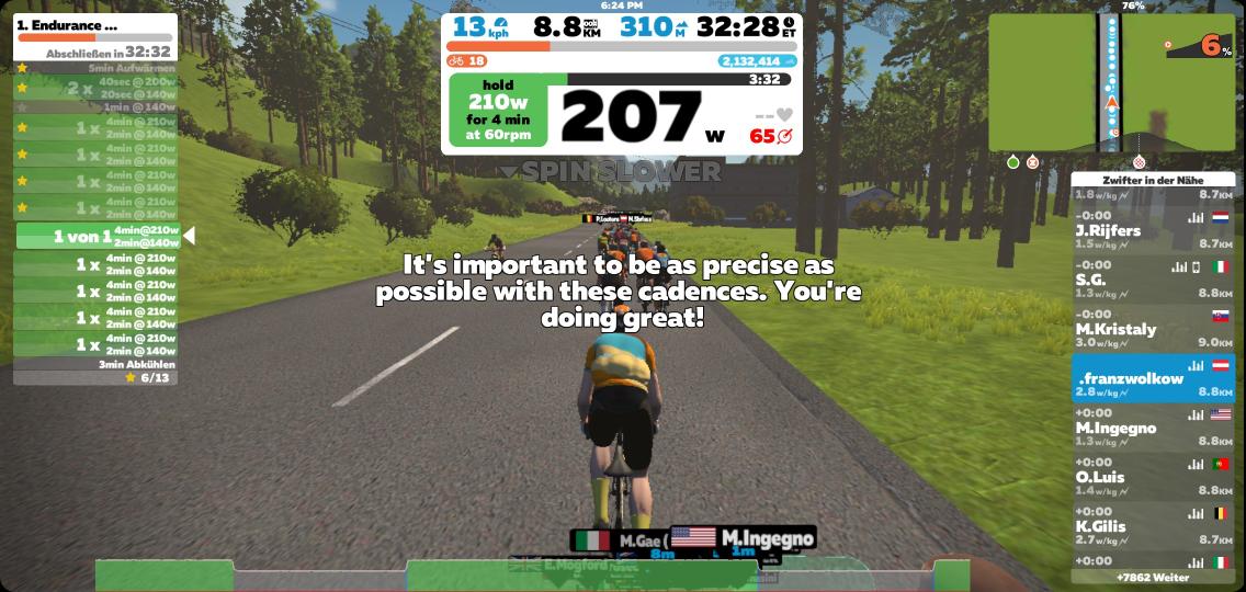 franzwolkow's tweet photo. War gar nicht so einfach. 9x4min (80% FTP) mit 55 bis 65rpm. Gute Einheit, wenn man intensives Training davor hatte, sagt die Zwift-Triathlon-Akademie.
#triathlontraining #bike #zwift #wahoo #em #halbdistanz #walchsee https://t.co/8pA5Llq2al