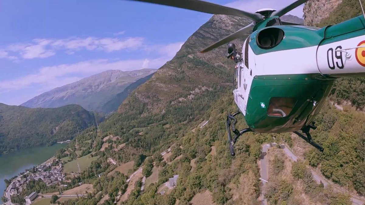 🚁Sube al helicóptero de #Rescate. Verás cómo trabaja <a href="/guardiacivil/">Guardia Civil</a> en operaciones de salvamento en montaña. Les acompañamos al Pico Posets, en Huesca, y también nos cuentan un emotivo rescate en el Paso de Anaís
Ya #AlaCarta, 'El peligro escondido'
rtve.es/alacarta/video…