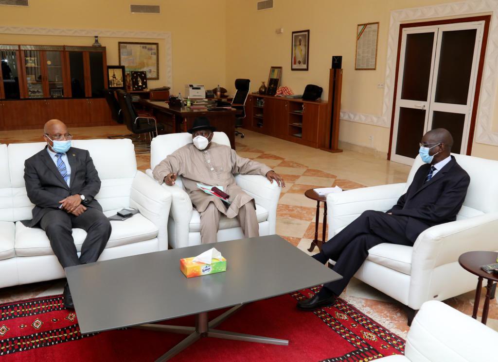 J’ai eu l’honneur de recevoir SEM Goodluck Jonathan cet après-midi, à la tête d’une délégation de la CEDEAO pour une mission de suivi de la transition dans notre pays.