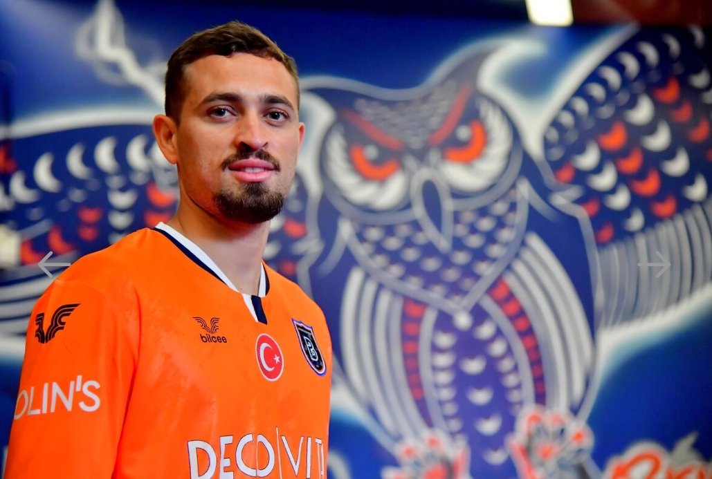 Milan'ın yıldız futbolcusu Başakşehir'de

Fenerbahçe #DerhalÖzürDileNagehan #AskMesut #SonDakika #HodriMeydanBein #Maraşlı  #C19YasaklarıBitiyor #Transfer

donanimeksperi.com/milanin-yildiz…